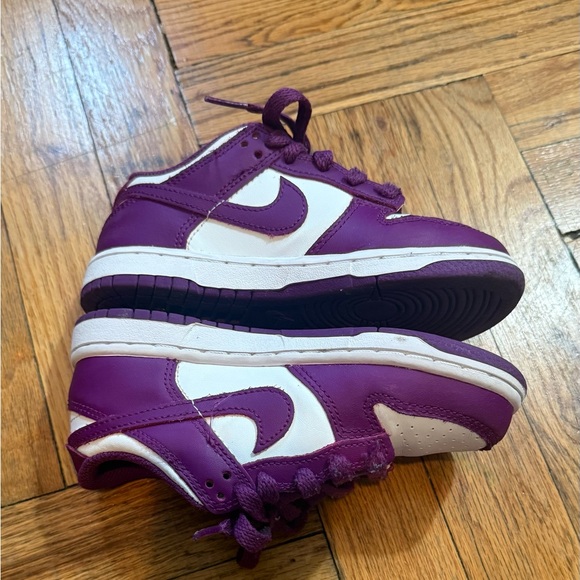 Nike Dunk Low- little girls size 11.5c in purple and white - Picture 6 of 6